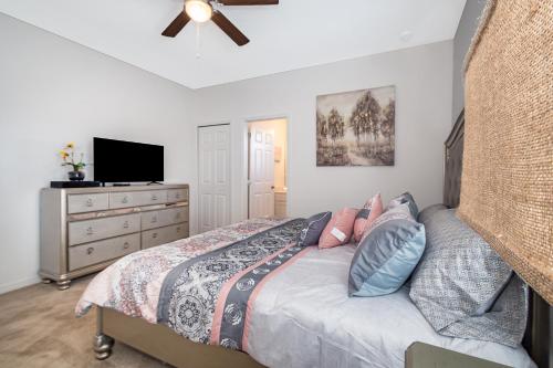 Solterra Resort 11 Bed 9 baths in Davenport, USA
