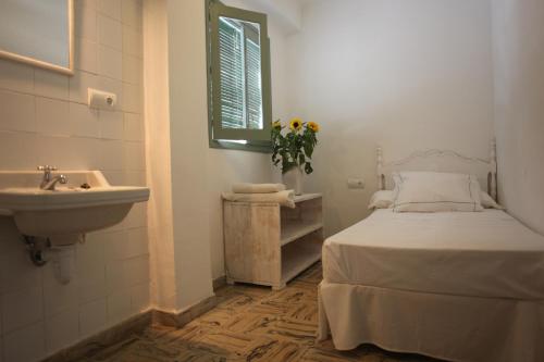 Hostal Juanita - image 13