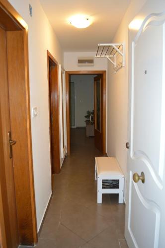 Vanessa Apartment - image 4