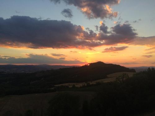 UMBRIA Casa di Campagna con PISCINA e pergolato - image 14