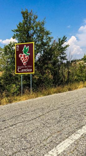 UMBRIA, 'Casa Sagrantina' con PISCINA e pergolato
