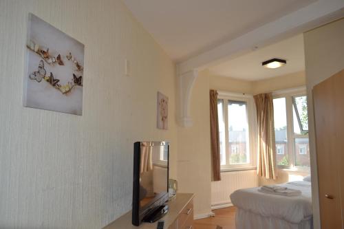 Twin Room en suite image 2