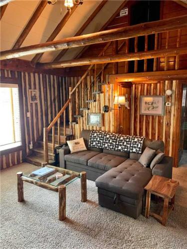 Larch Cabin - main image