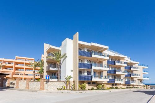  2 bedroom Sea View apartment, private parking in Lagos
