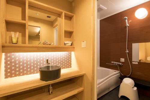 Standard Family Room image 7