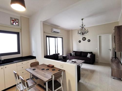 . West House Apartments-Mar Mikhael