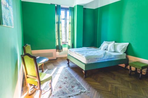 1 queen bed