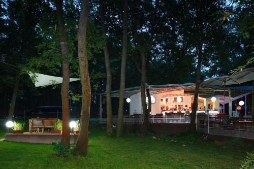 Elmar Hotel - image 12