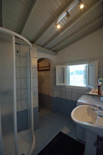 Fisherman's Cottage - image 4