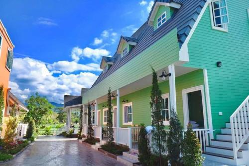 Baan Kang Hun Pua Cottage - Tap to explore photos