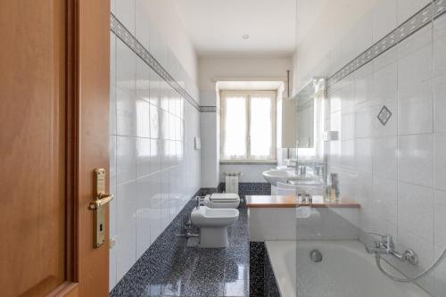 Vatican Cozy Apartment with Terrace - image 14