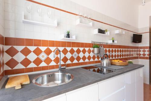 Vatican Cozy Apartment with Terrace - image 6