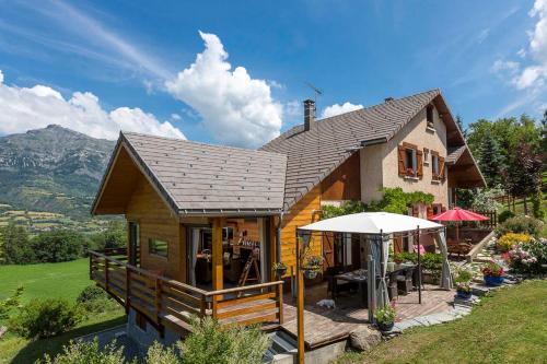 Accommodation in Saint-Léger-Les-Mélèzes