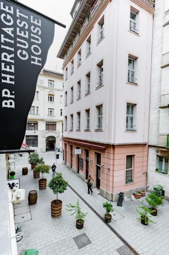 Budapest Griffin Guest House - image 3