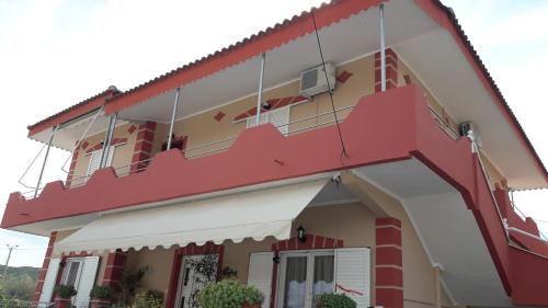 Kostas Christos Rooms in Ammoudia