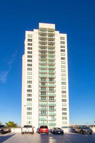 Riverfront Luxury Stunning Views & Top Amenities in Holly Hill, USA