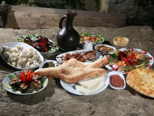 Φαγητό και ποτό, Host Family in Akhaltsikhe
