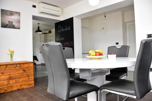  Kuća Luca, Unterkunft in Ražanac