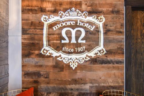 Moore Hotel, Seattle