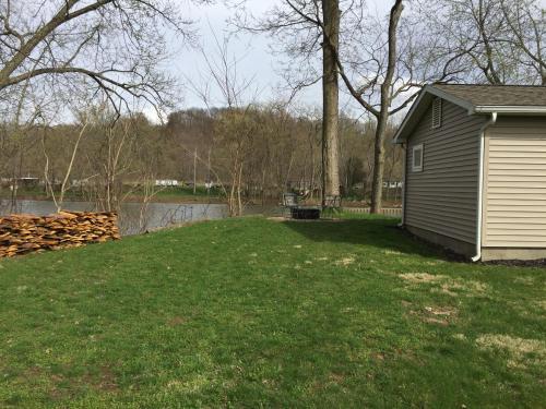 Martins River Cabin in Dresden, USA