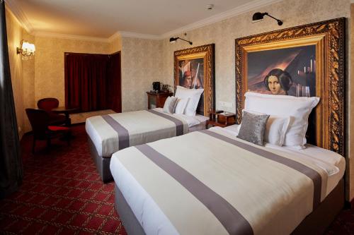 2 double beds