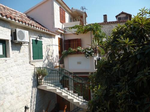  Apartments and rooms by the sea Trogir - 16844, Pension in Trogir