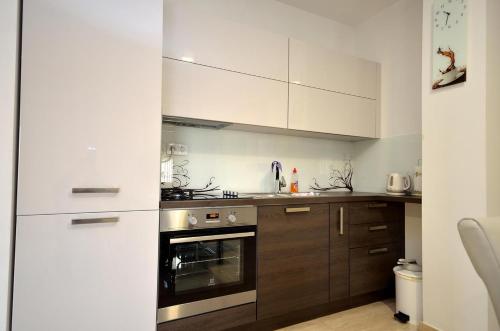 Apartment Tribunj 16884b - image 3