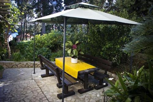 Apartments with a parking space Mali Losinj (Losinj) - 16903 in Poljana