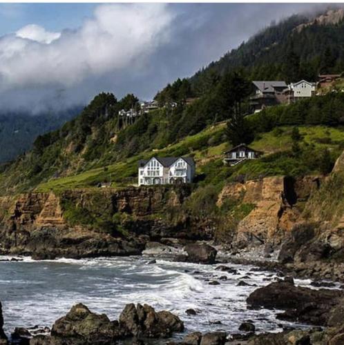 The Castle Inn of the Lost Coast
