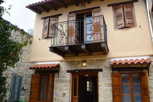  Korfes Stone House in Agios Myronas