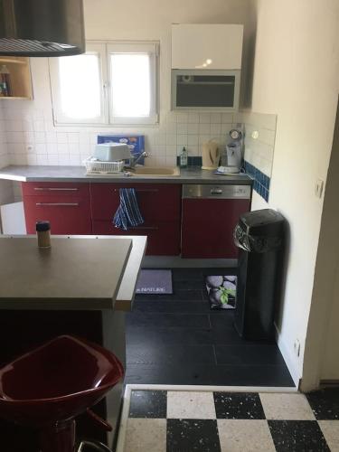 Maison proche centre ville gîte à louer Les Laurons