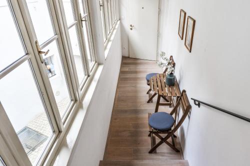 COZY QUIET STUDIO AT CHARLES BRIDGE, Prague (photo 5)