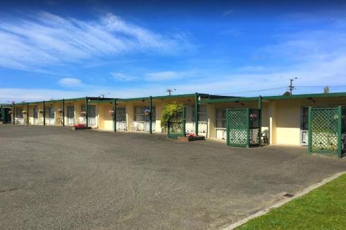 Junction Motel Sanson-Truck Motel in Moutoa