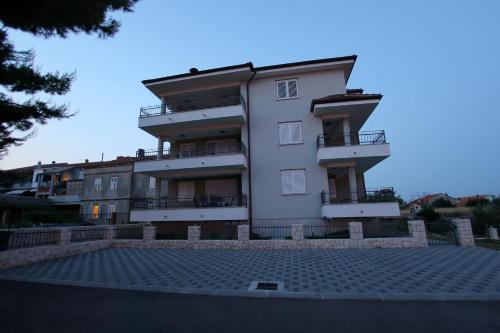 Lila Apartments - image 6
