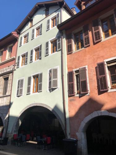 Les suites sainte claire, Lyon