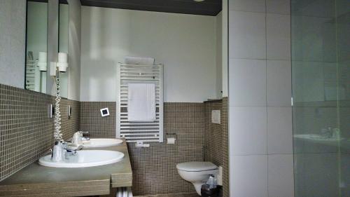 Hotel Bliss - image 4