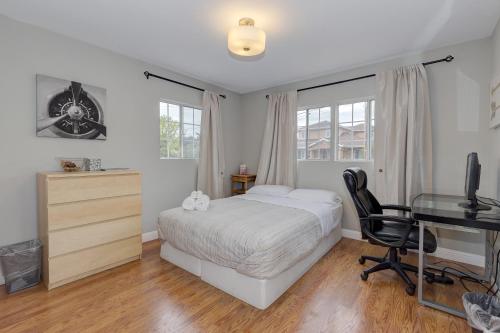 Cozy 2BD House Minutes From FB and Stanford Univ! Home - image 3