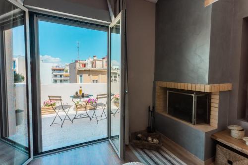 100m2 Luxury Apartment in the Heart of Athens - Ederlezi Emerald