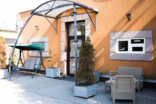 Hotelik Okęcie 39 - Nocleg i Parking Blisko Lotnisko Okęcie 5
