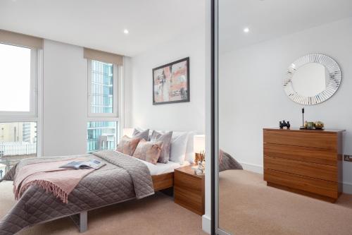 One Bedroom apartment in Aldgate - image 3