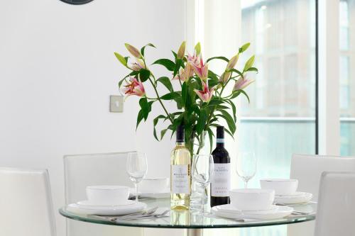 One Bedroom apartment in Aldgate - image 13