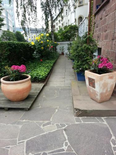 Hotelgarni Frankfurt - image 3