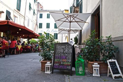 Hotel La Luna - image 14