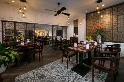 Khách sạn Hồng Ngọc