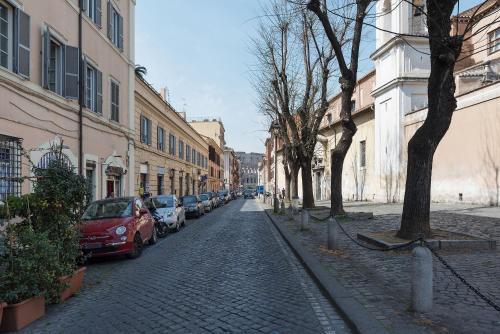 Colosseo & San Clemente Cozy Flat - image 4