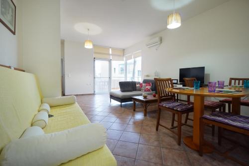  Sunny Apartment in Daratso