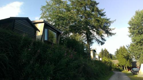  Nette vakantiechalet bovenaan fantastische terrassencamping in Dochamps