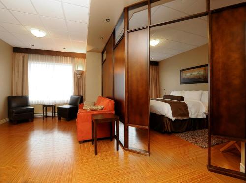 Hotel & Suites Le Dauphin Drummondville