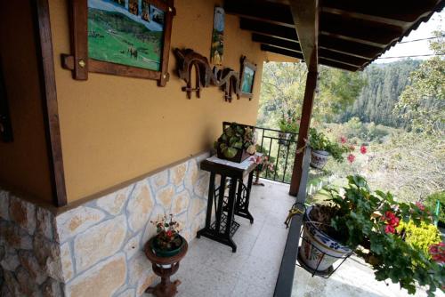 APARTAMENTOS. TURIS. CASTIELLO in San Roman de Villa