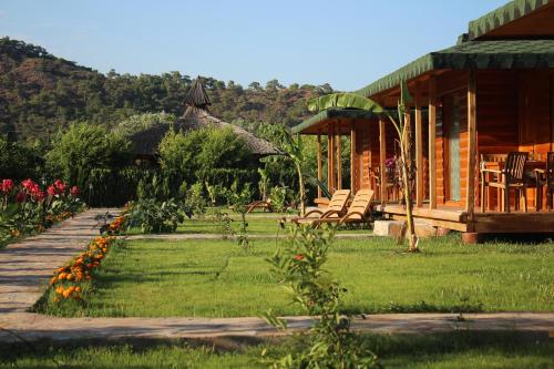 2 bedrooms, 4 beds
